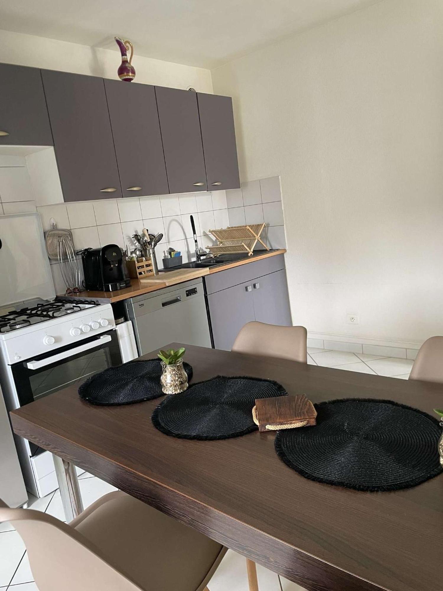 קולמר Joli Appartement Avec Place De Parking Prive מראה חיצוני תמונה